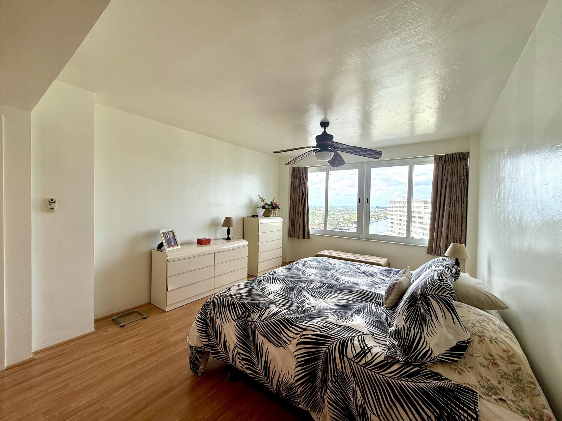3233 NE 34th Street, Unit 1601, Fort Lauderdale, FL 33308 Photo