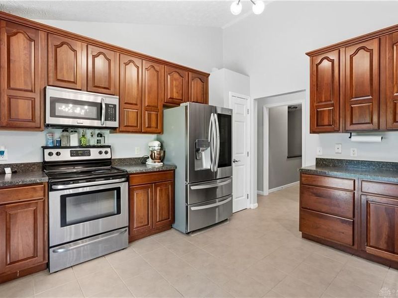 3955 Berrywood Drive, Huber Heights, OH 45424 Photo 17