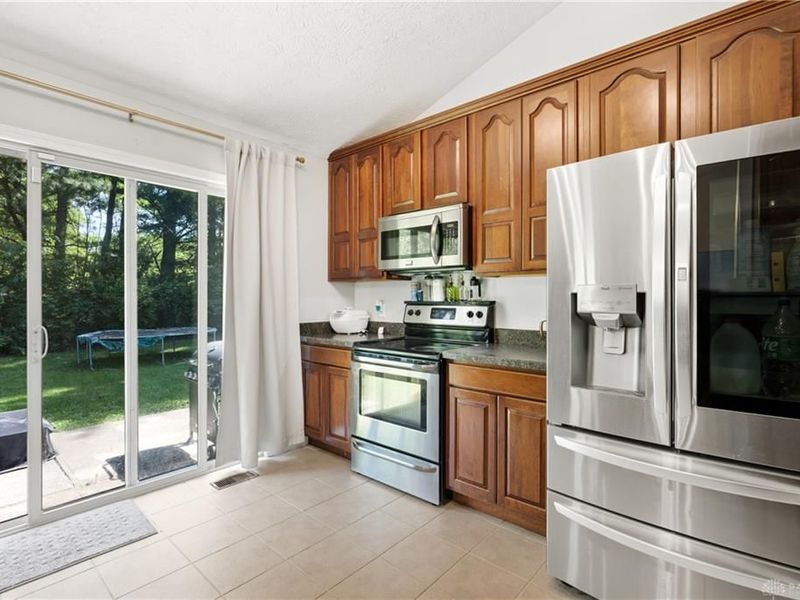 3955 Berrywood Drive, Huber Heights, OH 45424 Photo 18