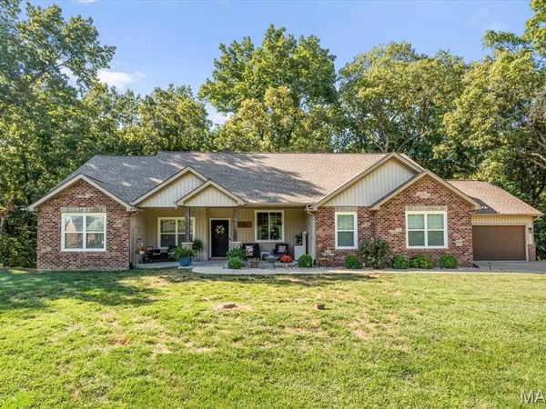 6107 Chantilly Bend, Waterloo, IL 62298