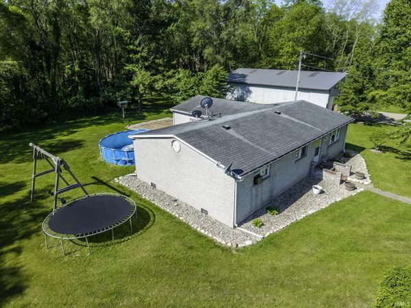 10390 E 375 N, Howe, IN 46746