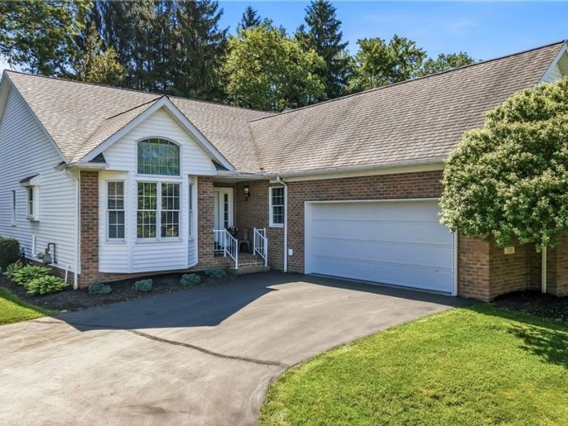 220 Blue Winged, Warren, OH 44484 Photo 1