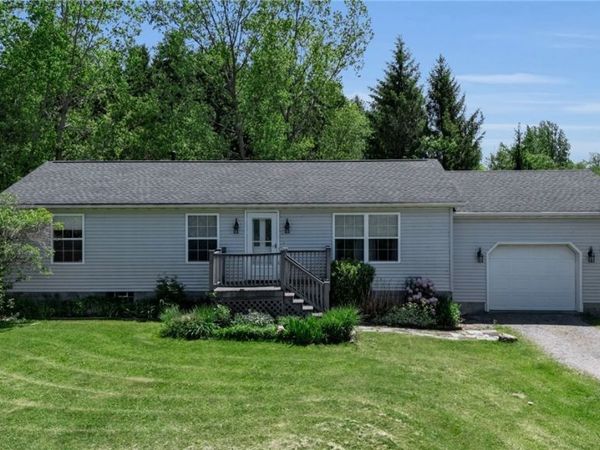 2995 Valley View Lane , Strykersville, NY 14145