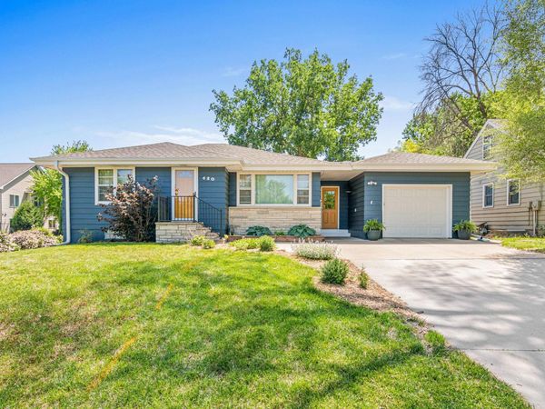 620 7th Street E, Chaska, MN 55318