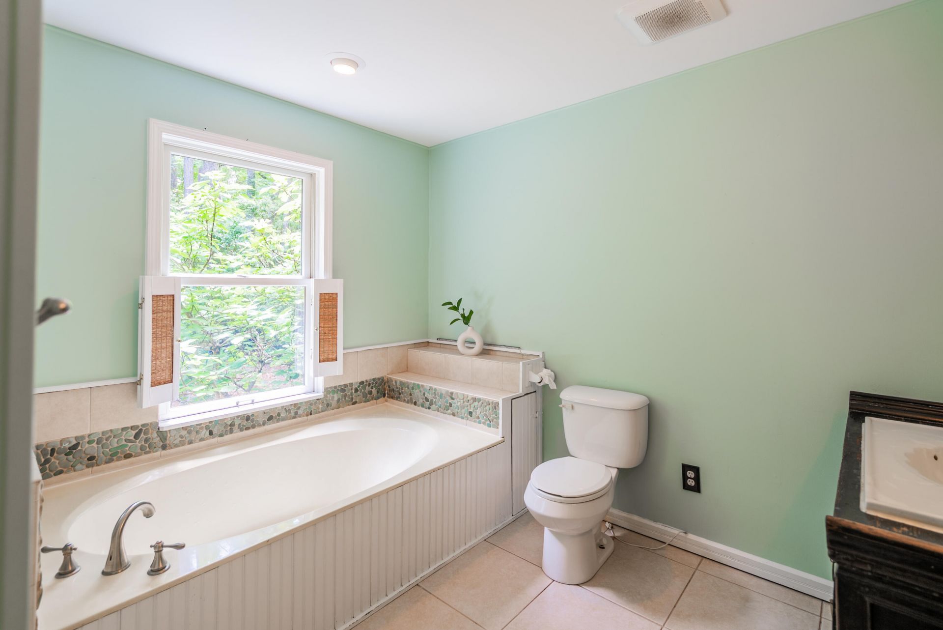 2495 Edenforest Road Photo 18