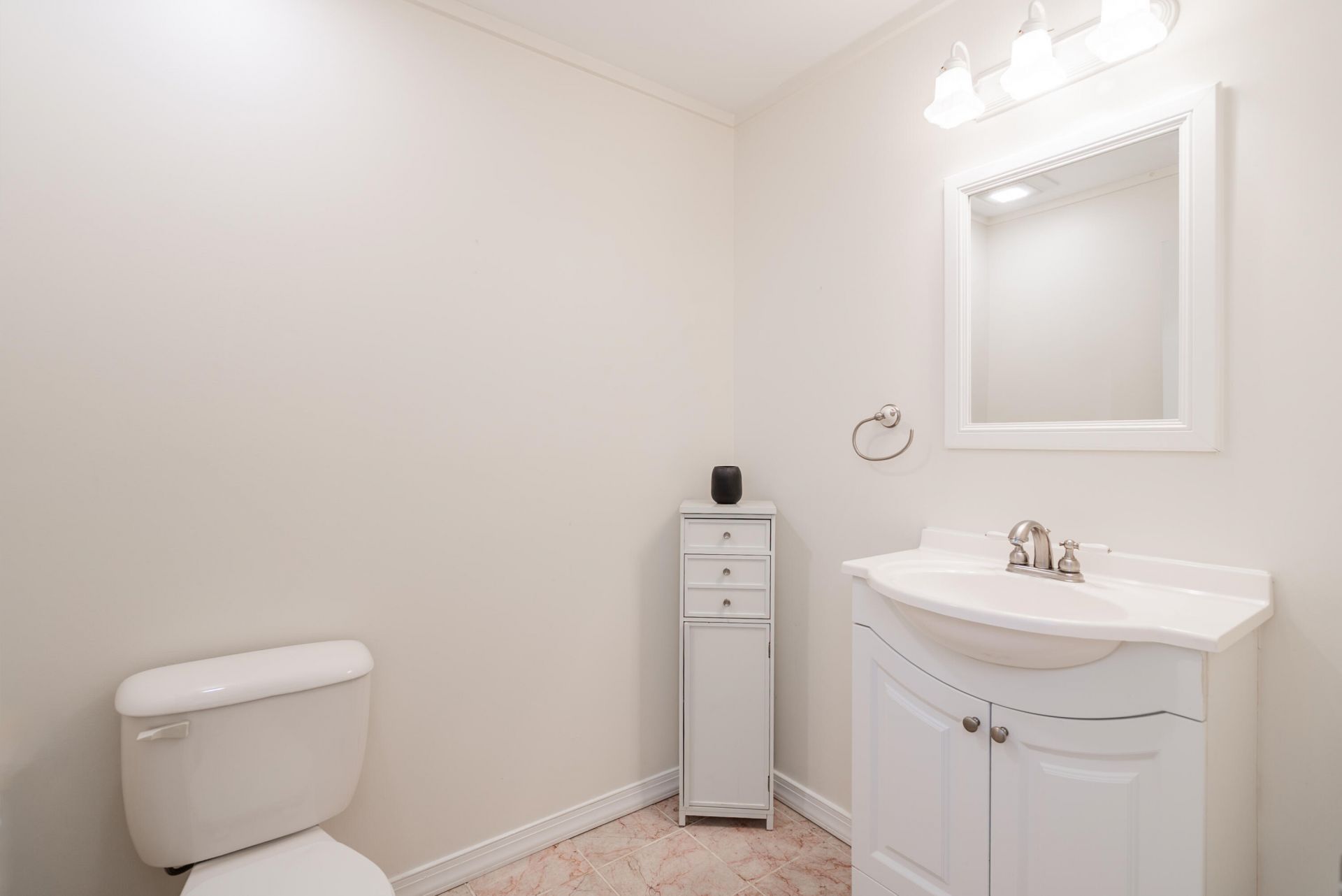 2495 Edenforest Road Photo 24