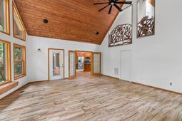 2495 Edenforest Road photo 4