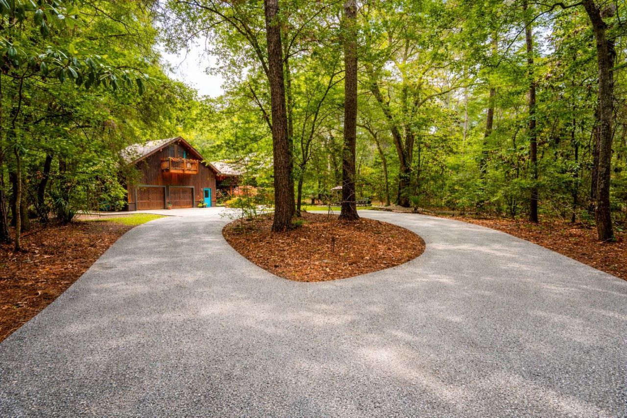 2495 Edenforest Road Photo 7