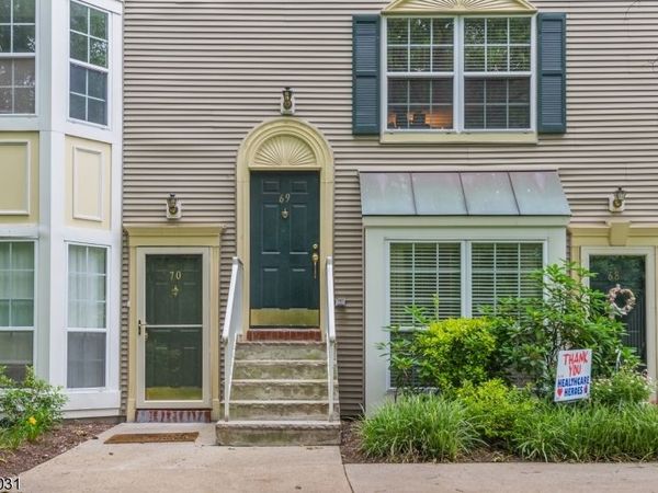 69 Heritage Ct, Montville, NJ 07082