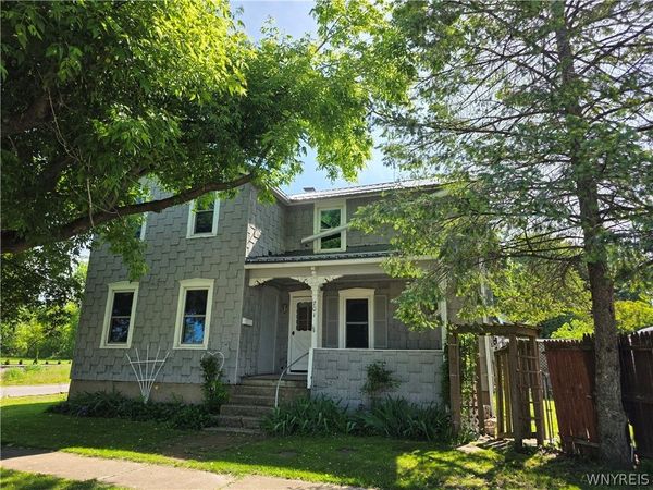 701 Genesee Street , Medina, NY 14103