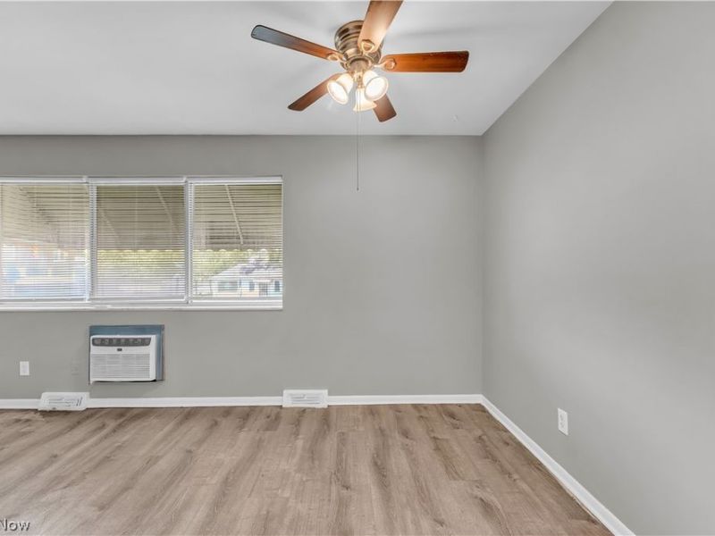 2537 Noble Road , Unit 201, Cleveland Heights, OH 44121 Photo 13