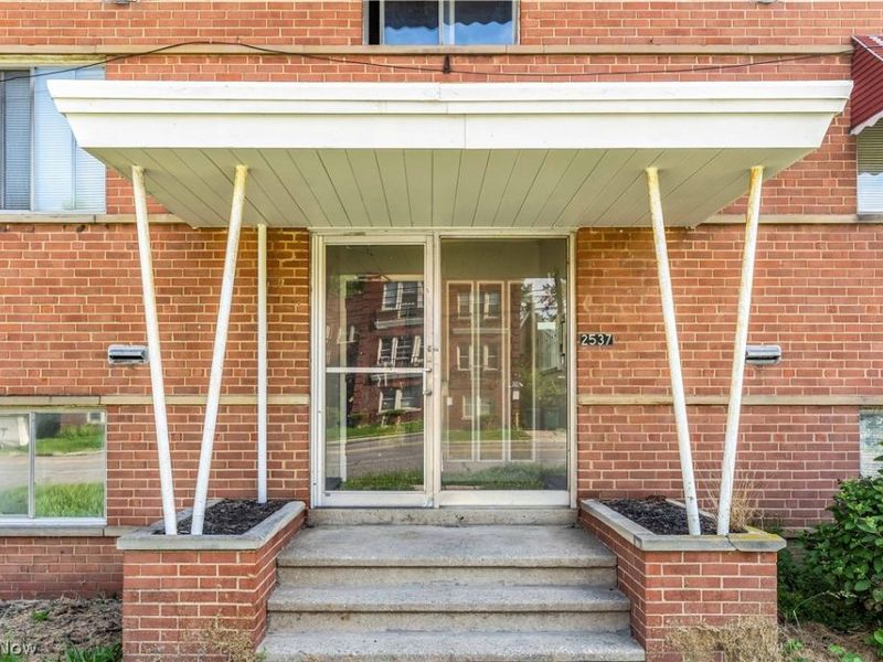 2537 Noble Road , Unit 201, Cleveland Heights, OH 44121 Photo 3