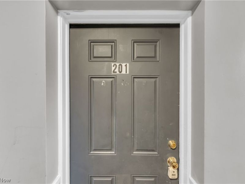 2537 Noble Road , Unit 201, Cleveland Heights, OH 44121 Photo 4