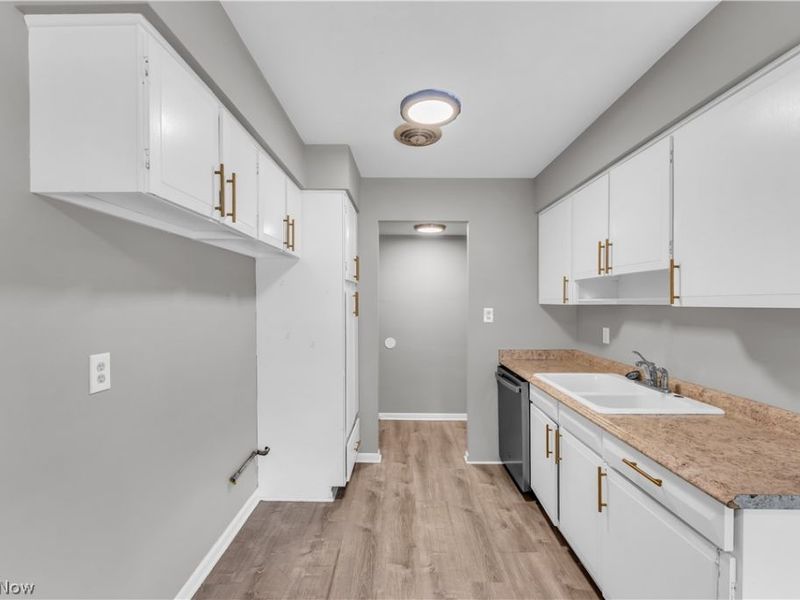 2537 Noble Road , Unit 201, Cleveland Heights, OH 44121 Photo 9
