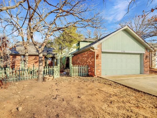 2201 Colchester Terrace, Edmond, OK 73034