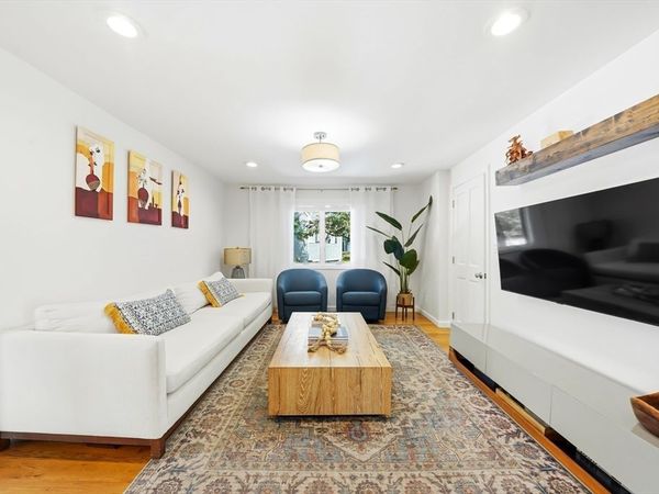 41 Cross St, Winchester, MA 01890