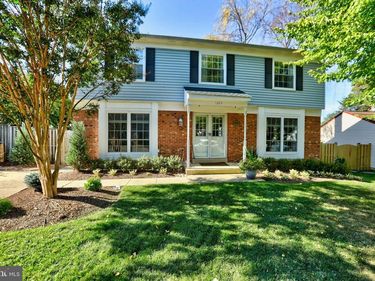 1323 APRIL WAY, HERNDON, VA 20170