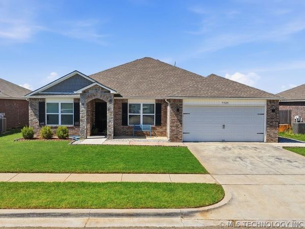 7525 E 160th Street S, Bixby, OK 74008