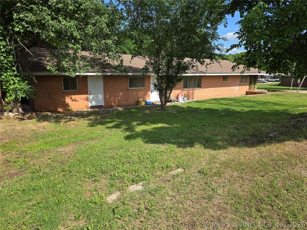 502 Granite Street , Pawnee, OK 74058