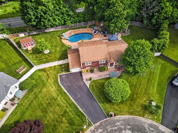 6 Oxford Place, Washingtonville, NY 10992