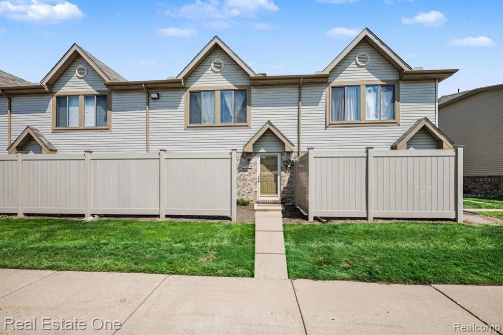 50514 Bay Run N, Chesterfield Township, MI 48047 Main Photo