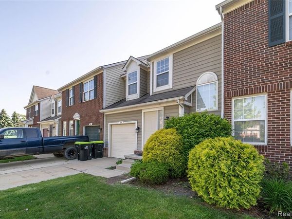 223 TUCKER Street , Pontiac, MI 48341