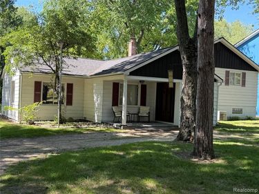 8420 Pacton Drive, Shelby Twp, MI 48317