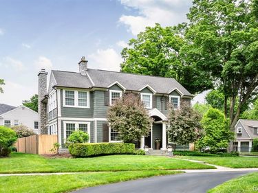 579 Chesterfield Avenue, Birmingham, MI 48009
