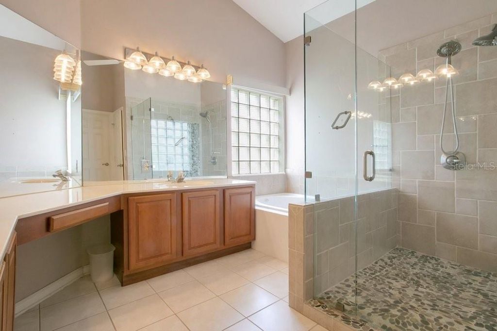 2405 Blossomwood Drive, Oviedo, FL 32765 Photo