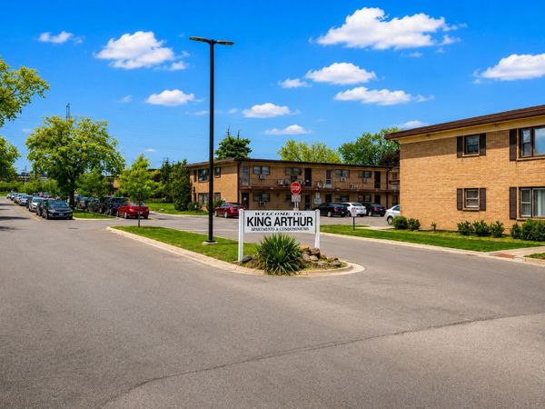 39 King Arthur Court , Unit 15, Northlake, IL 60164