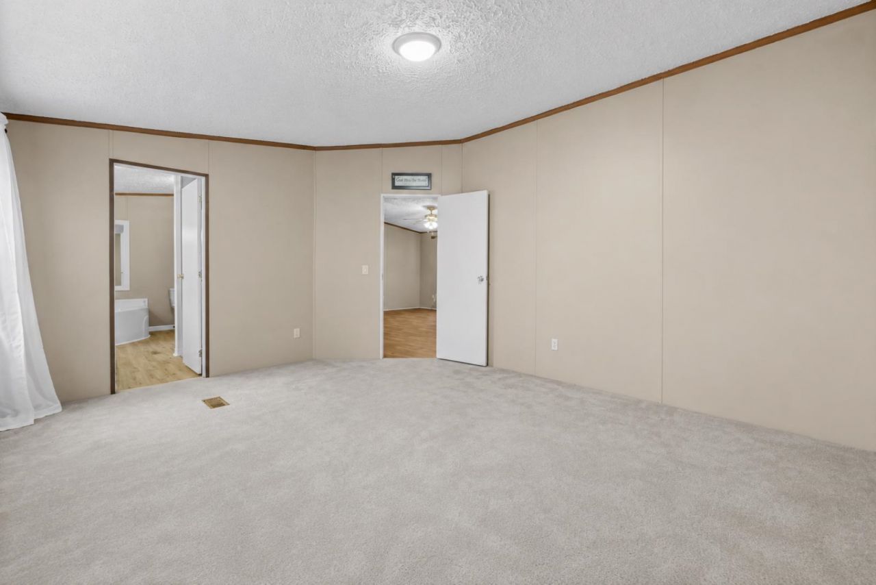 3985 South Green Sea Rd.  Photo 10
