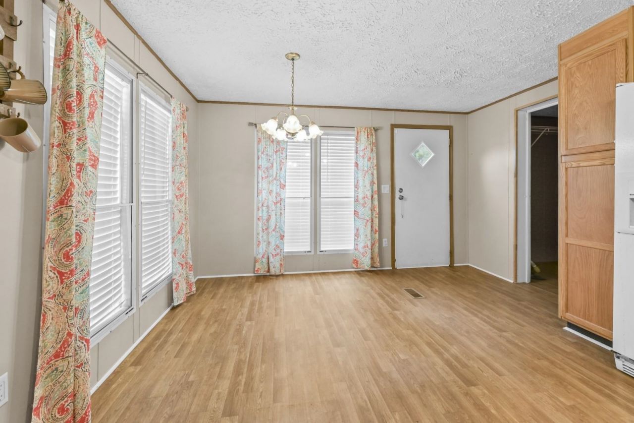 3985 South Green Sea Rd.  Photo 8