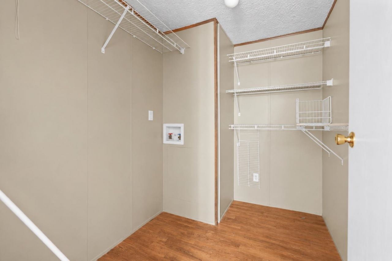 3985 South Green Sea Rd.  Photo 9