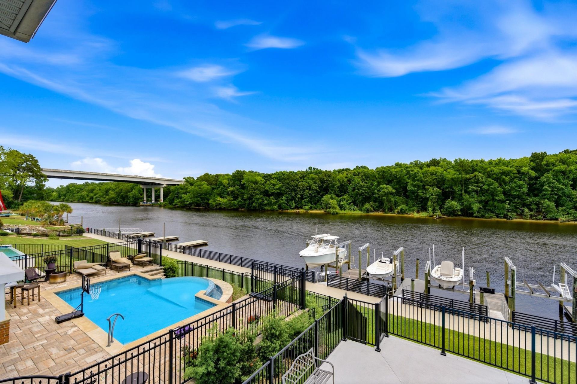 313 Harbour View Dr. Photo 39