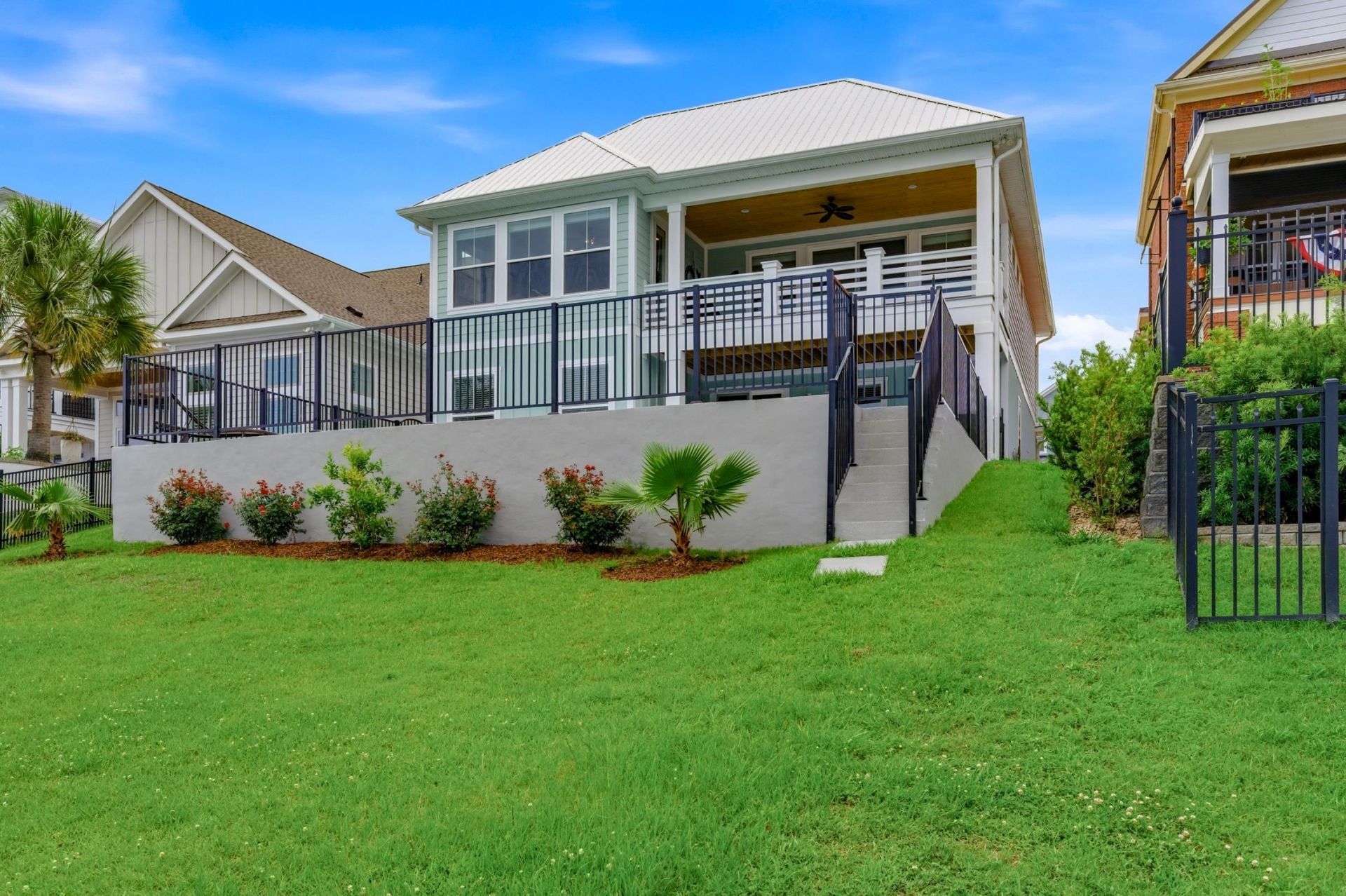 313 Harbour View Dr. Photo 4