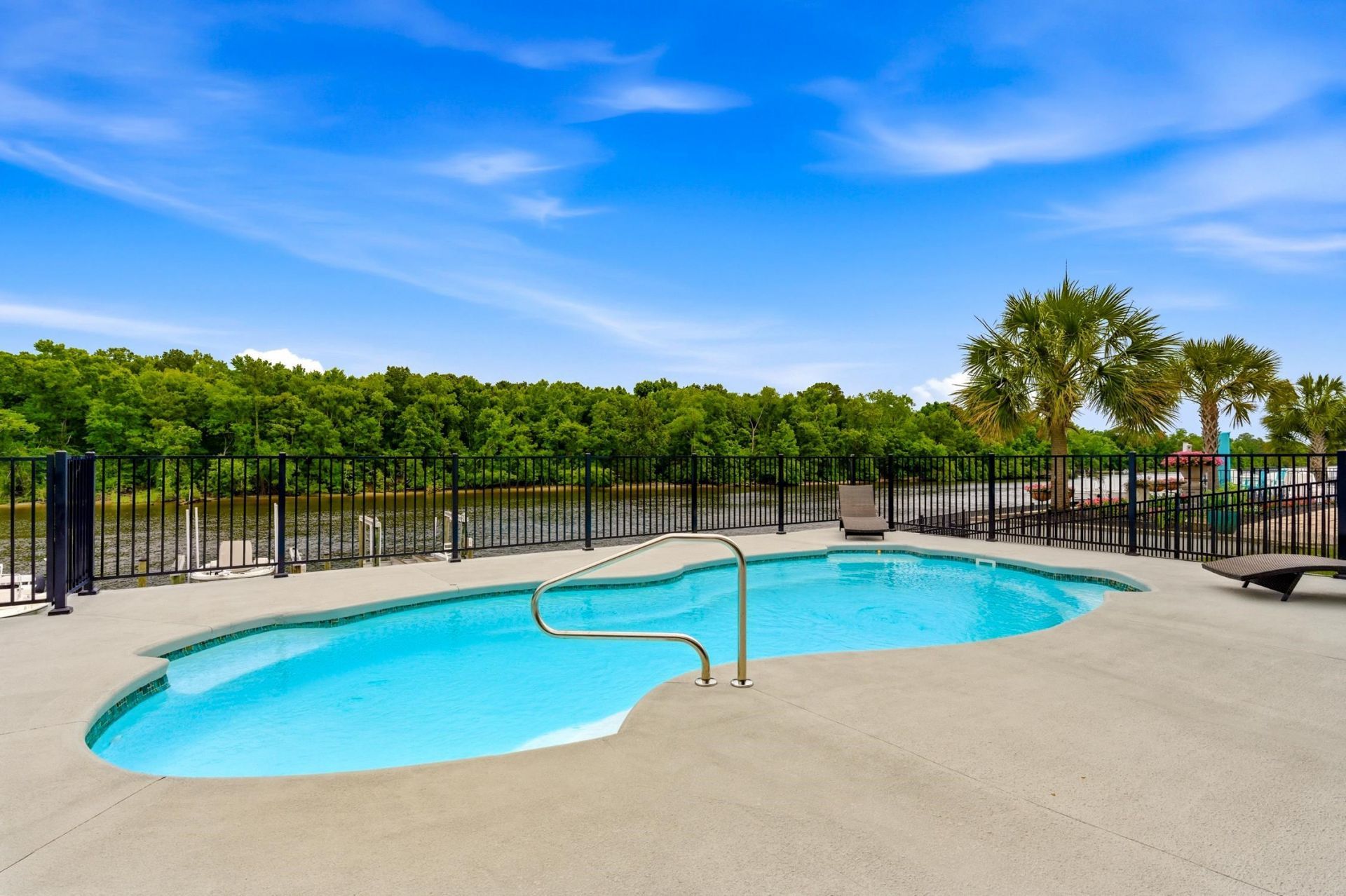 313 Harbour View Dr. Photo 52