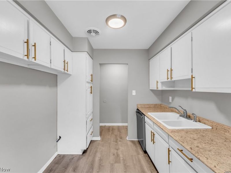 2537 Noble Road , Unit 301, Cleveland Heights, OH 44121 Photo 9