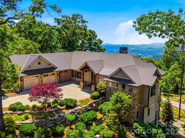 236 Summerset Drive, Hendersonville, NC 28792