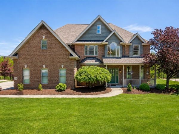 320 Hedgerow Dr, Venetia, PA 15367