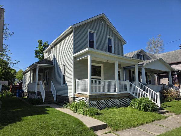 299 4th Street, Manistee, MI 49660