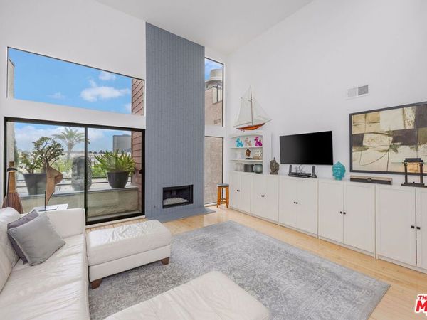 11982 Kiowa Avenue, Unit 307, Los Angeles, CA 90049