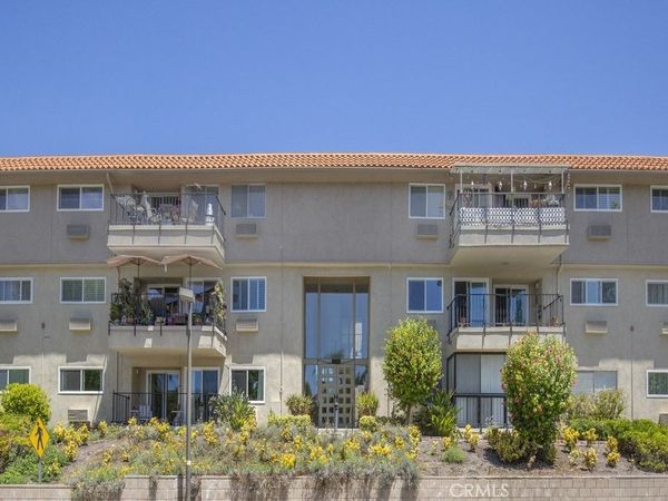 2370 Via Mariposa W, Unit 2C, Laguna Woods, CA 92637