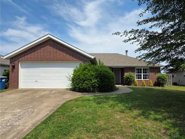 907 SW River Rock Street , Bentonville, AR 72712