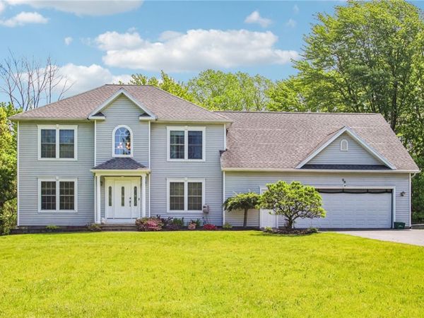 36 Hiawatha Trail , Spencerport, NY 14559
