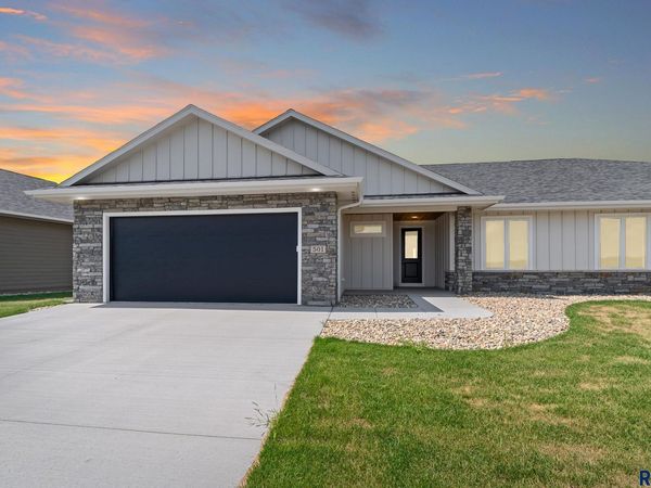 501 N Wildcat Dr, Sioux Falls, SD 57110