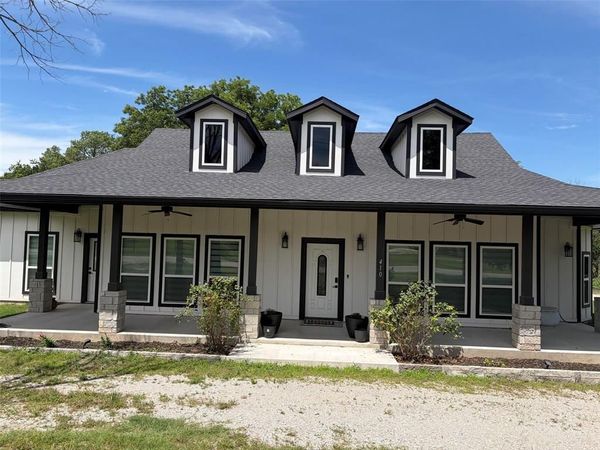 410 S Wickham Street , Alvord, TX 76225