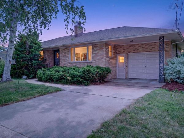 225 N Cairo Avenue, Jefferson, WI 53549