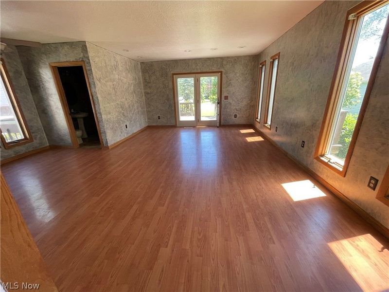 870 S Haines Avenue , Alliance, OH 44601 Photo 7