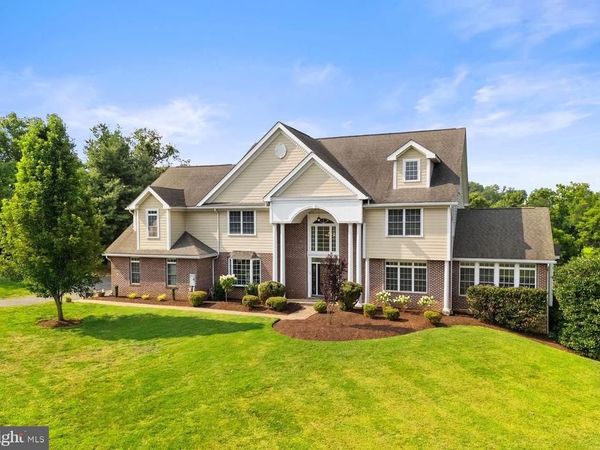 39260 CHARLES TOWN PIKE, HAMILTON, VA 20158