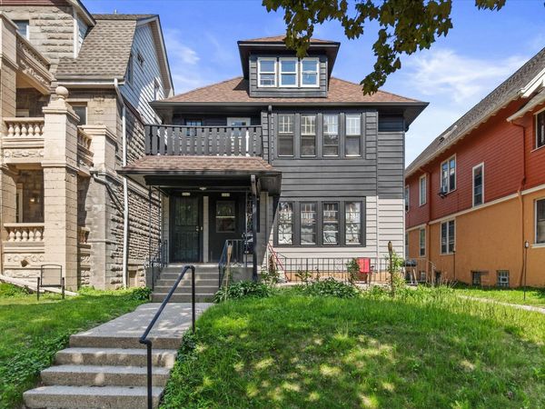 2960 N Maryland Ave, Unit 2962, Milwaukee, WI 53211